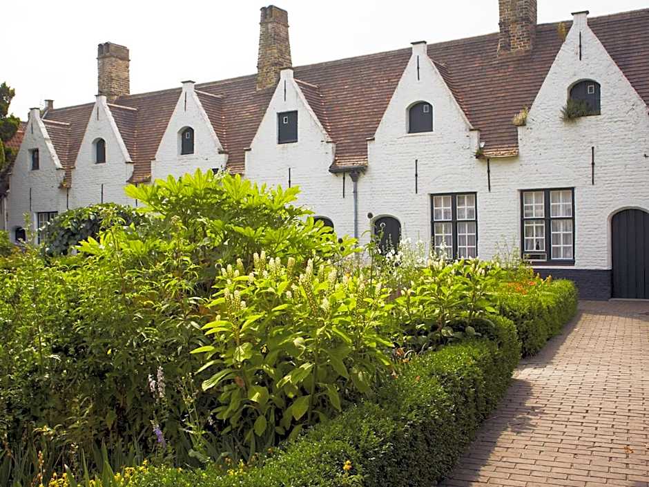 B&B Alphabet - Luxury Guesthouse and Art Gallery