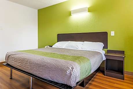 1 King Bed Executive Non-Smoking