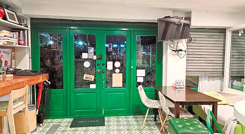 Ratana Boutique Hostel