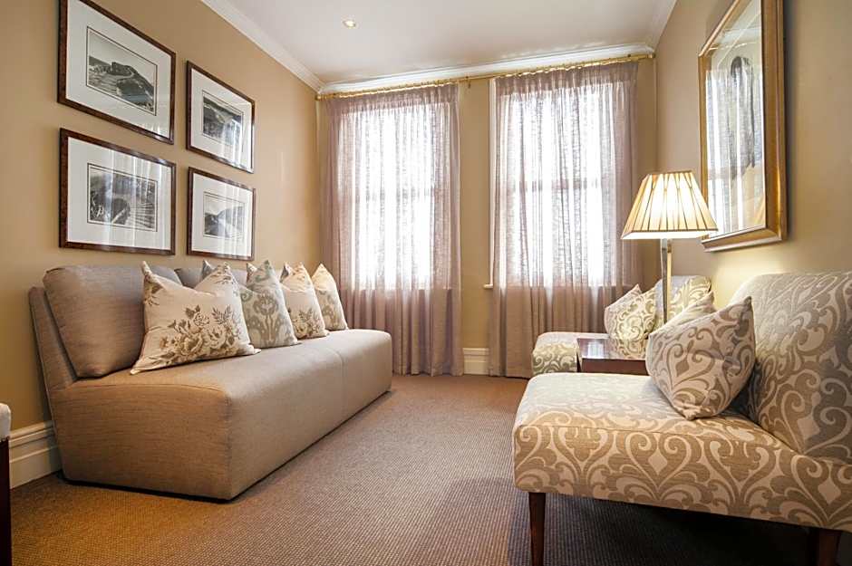 Quarters Hotel