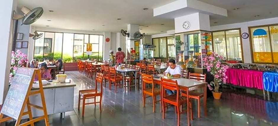 Wiangwalee Hotel by ZUZU