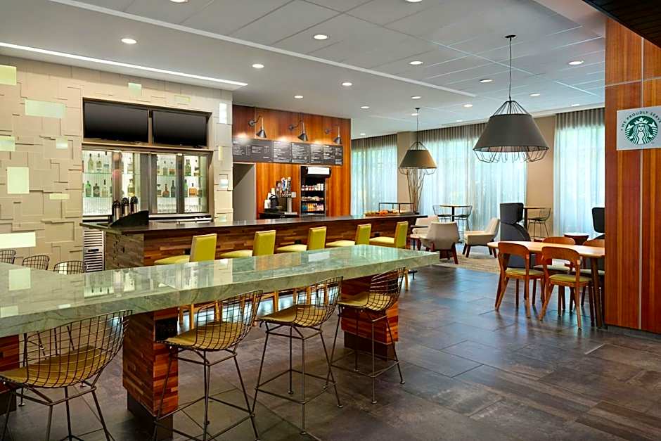 Courtyard by Marriott Atlanta Alpharetta/Avalon Area