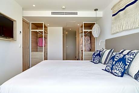 Two-Bedroom Suite with Sea View