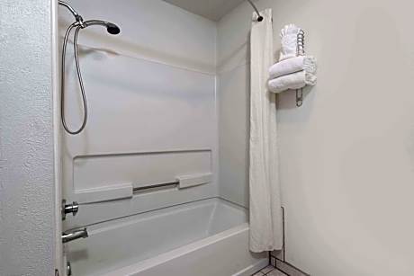 2 Queen Beds Stuido Suite Non-Smoking