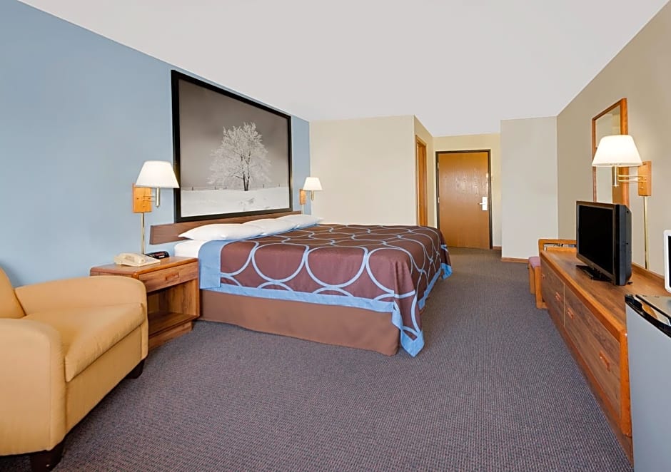 Super 8 by Wyndham Centerville