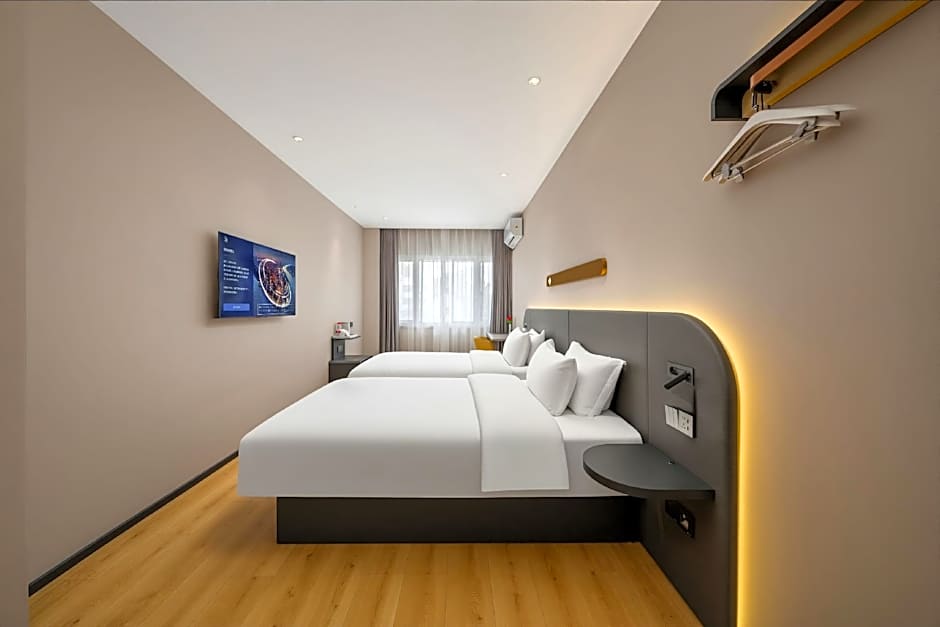 Photo 1 of 8 of Superior 2 Beds, Accessible
