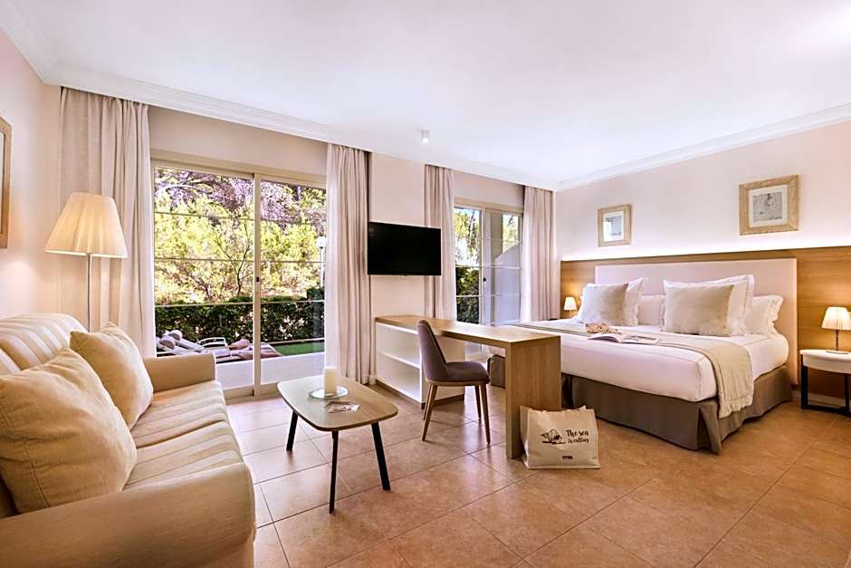 VIVA Suites & Spa Adults Only 16+