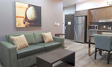 Suite King Bed Mobility Accessible Roll In Shower Sofabed 2 Flat Screen Tvs Full Kitchen Non-Smoking