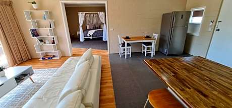One Bedroom Apartment-1 King Bed-Non Smoking