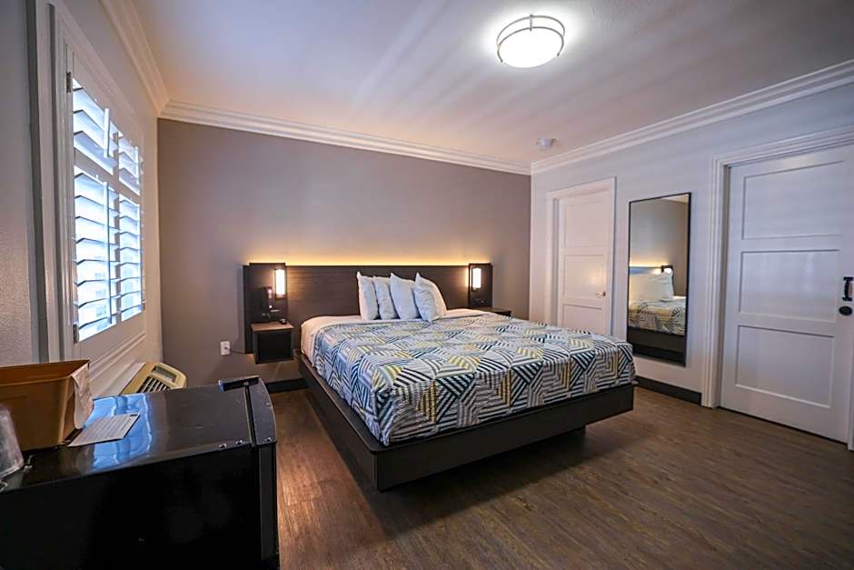 Motel 6 Tustin, CA - Orange County