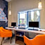 Holiday Inn Express & Suites Kansas City Airport By IHG