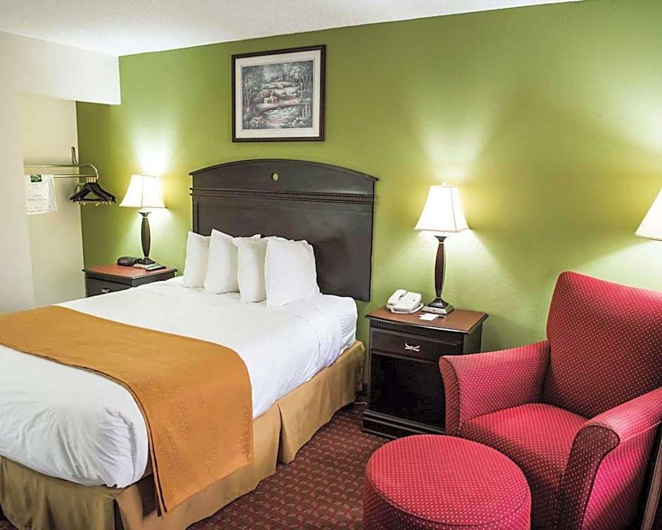 Quality Inn Chipley I-10 at Exit 120