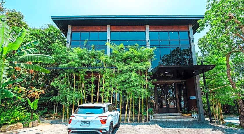 IP Plus Pool Villa Pattaya