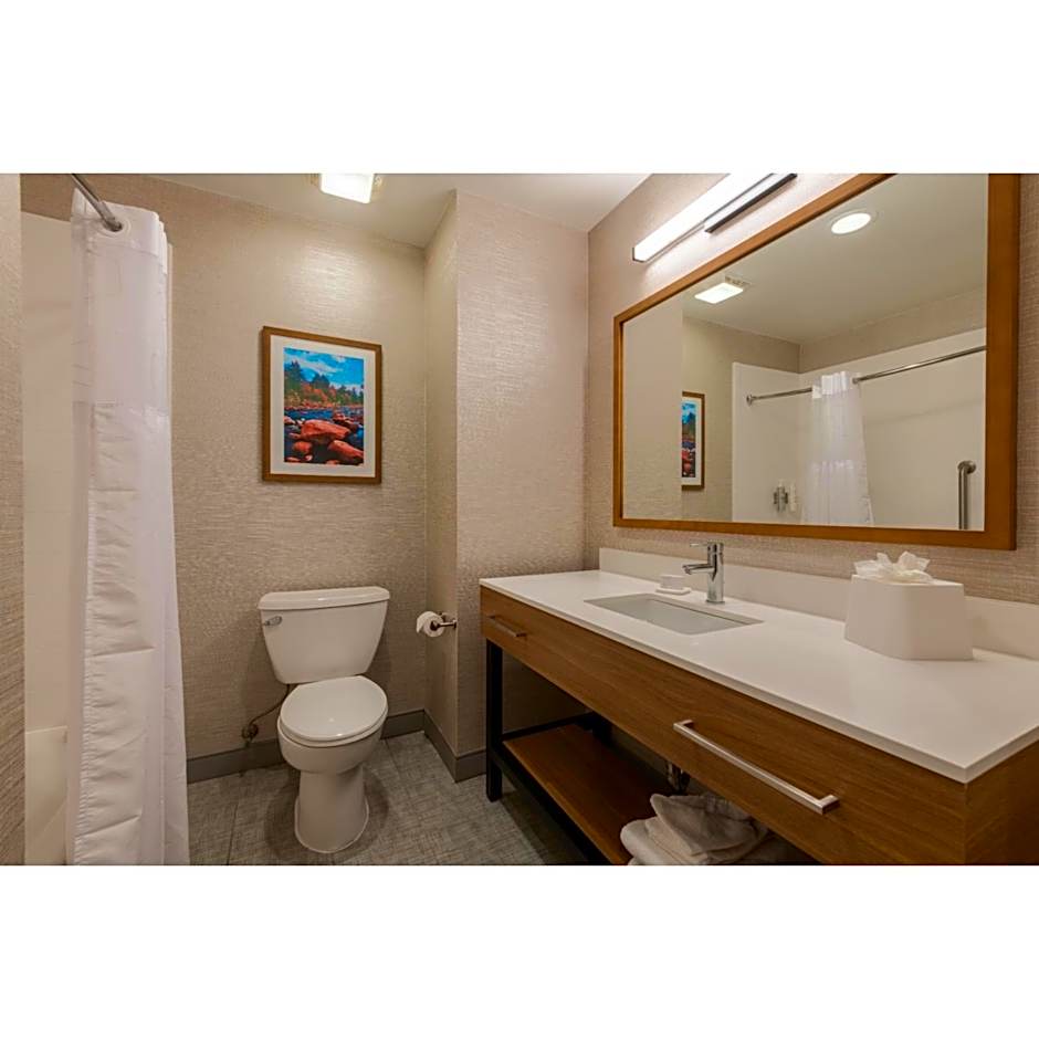 Hampton Inn & Suites Boston/Stoughton