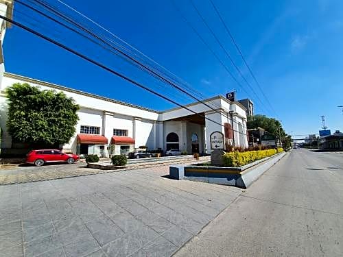 Capital O La Estancia