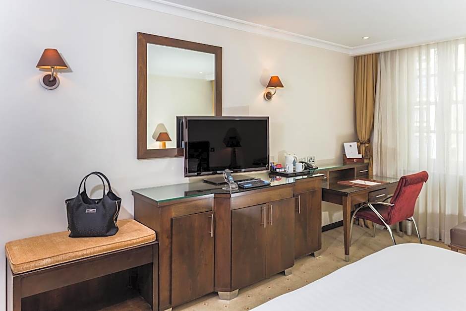 Courthouse Hotel London