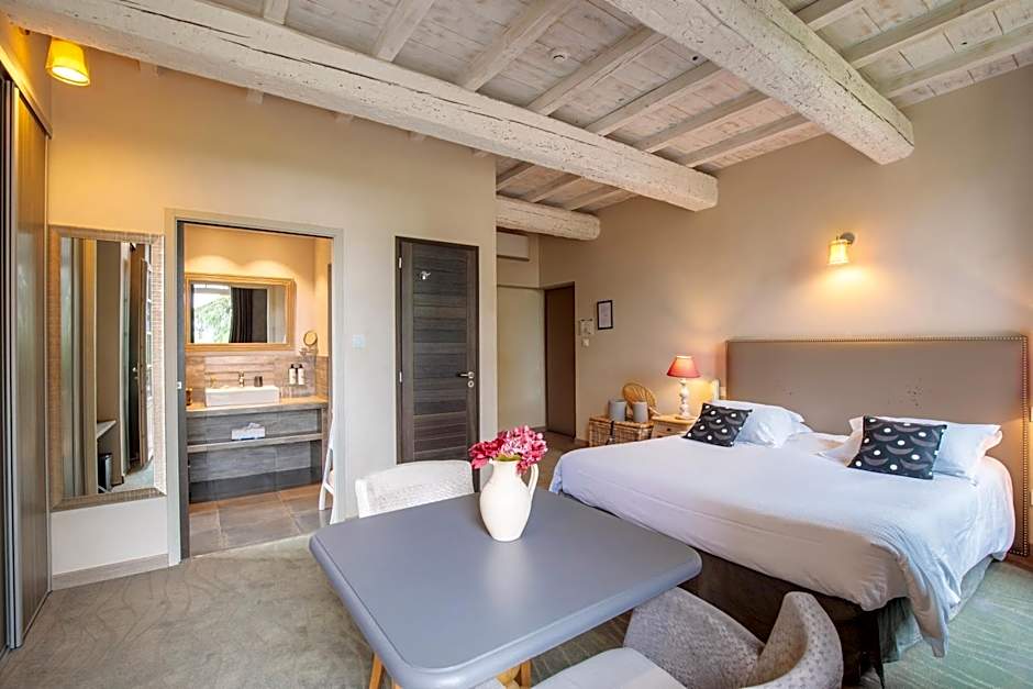 Boutique Hôtel La Villa Montesquieu & sa piscine