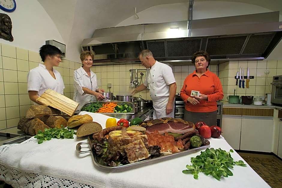 Gasthof Pension Traube