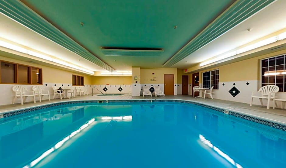 AmericInn by Wyndham, Galesburg, IL