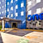 One Leon Poliforum