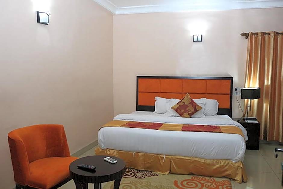 Photo 1 of 2 of Diplomatic Suite