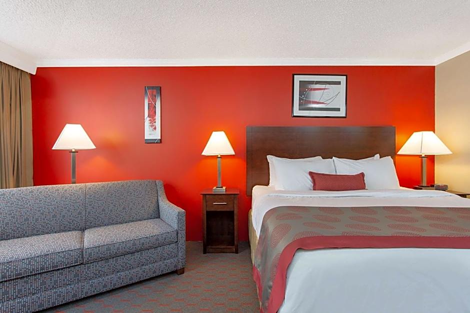 Ramada Hotel & Conference Center by Wyndham Lewiston