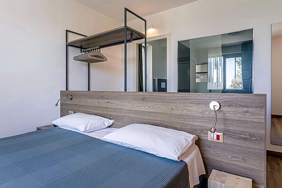 Insula Felix - Deluxe Triple Room with Sea View
