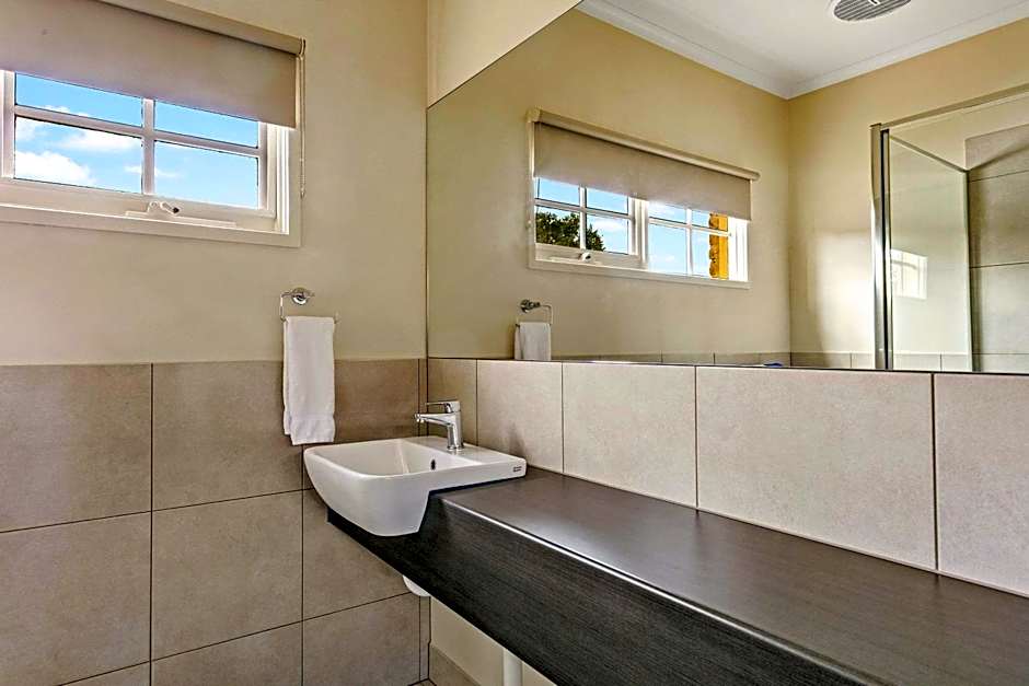 Quality Inn Colonial