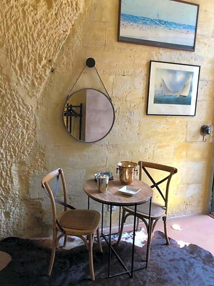 Chambre Troglodyte – Rochecorbon, TN