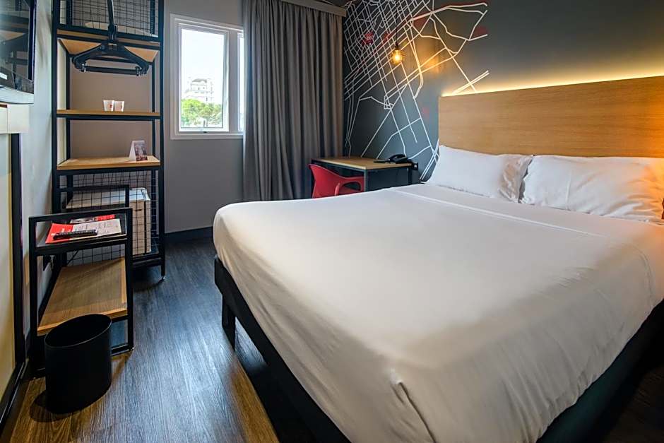 Ibis Curitiba Batel