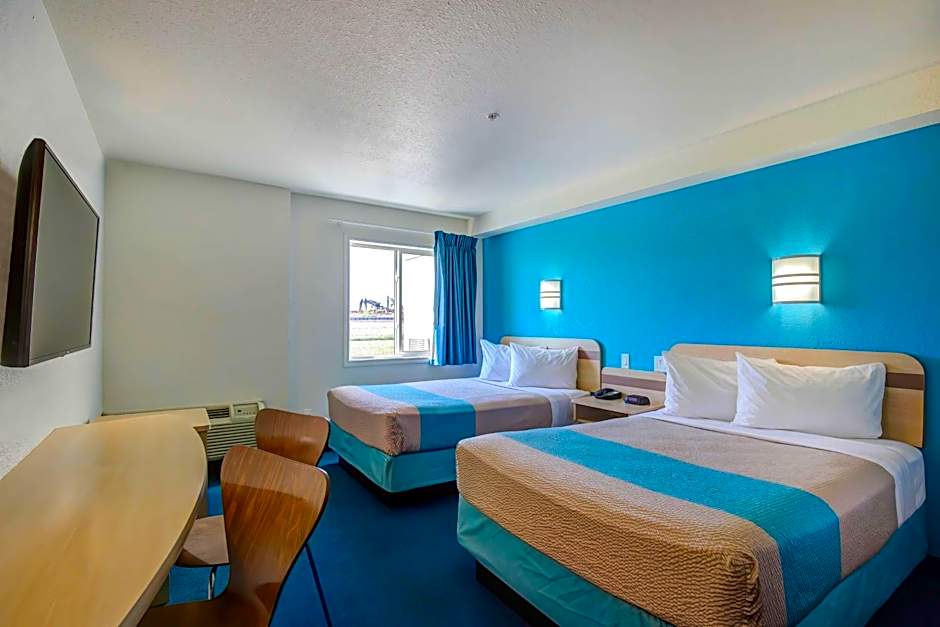 Motel 6-Grande Prairie, AB