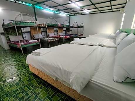 Mixed Dormitory Room