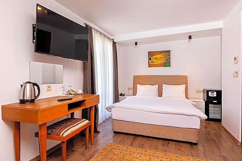 Photo 1 of 7 of Suite, Sea View, Balcony
