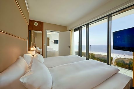 Blue Sky Suite with Sea View