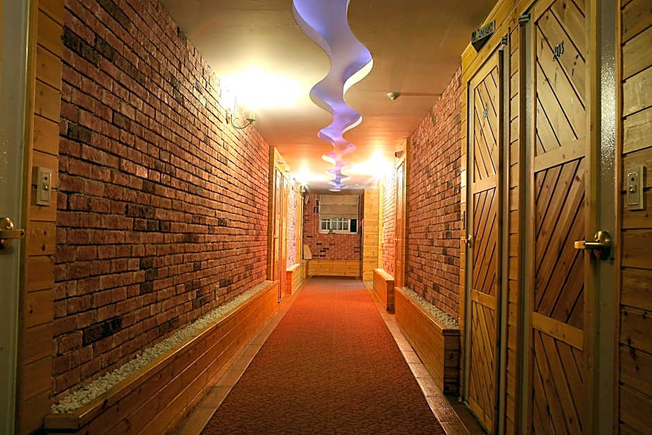 Cheonan Business Hotel