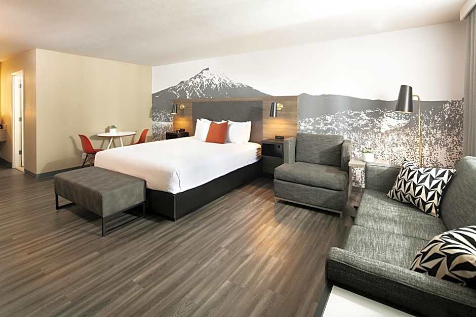 Waypoint Hotel