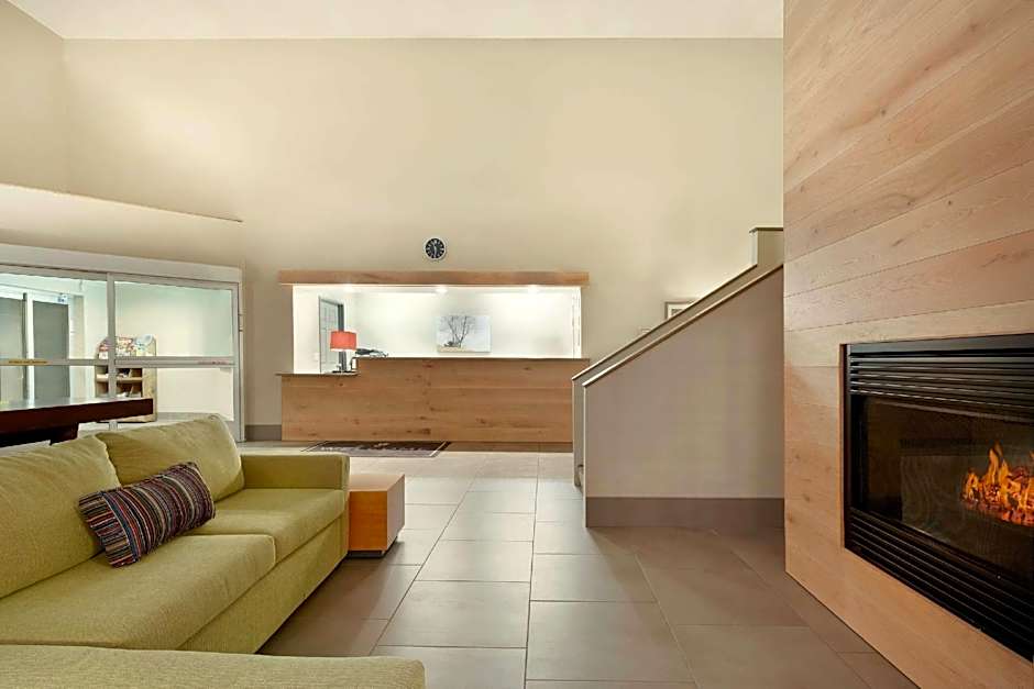 Country Inn & Suites by Radisson, Chippewa Falls, WI