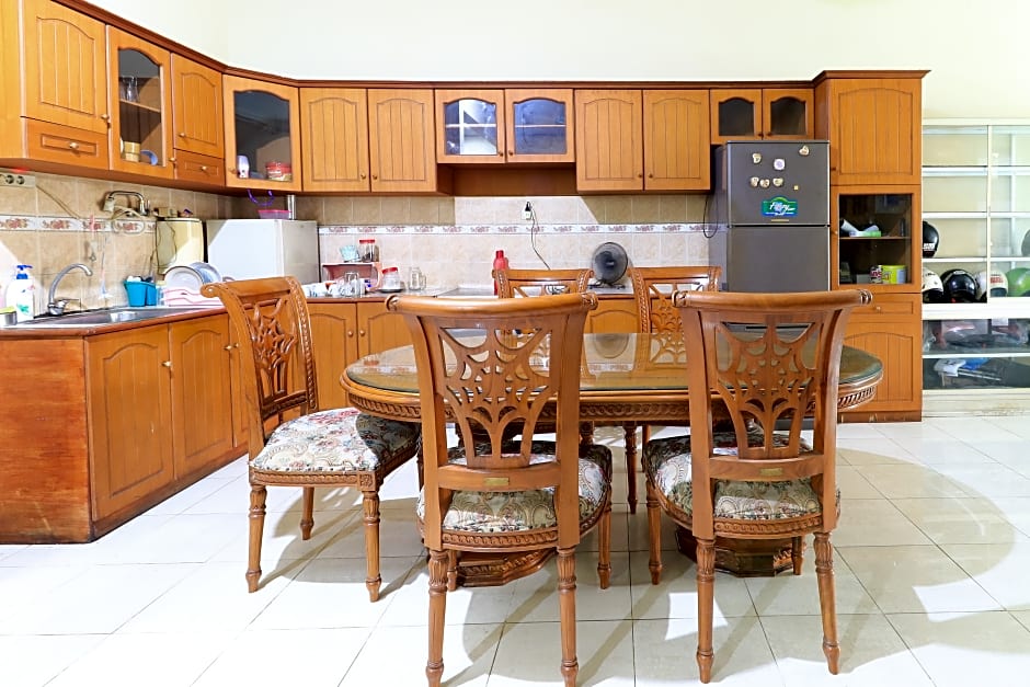 Guest House Samarinda by ZUZU