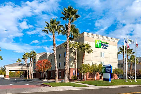 Holiday Inn Express Hotel & Suites Vacaville by IHG