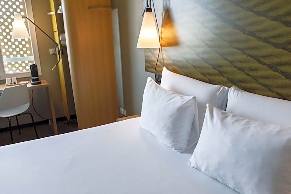 ibis Lyon Carre De Soie