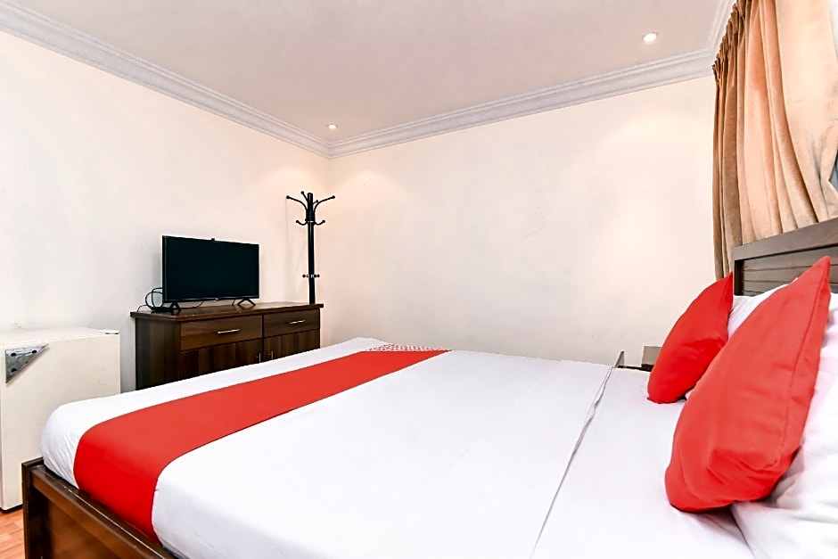 OYO 416 Bonais Hotel