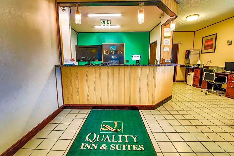 Quality Inn Galesburg near US Highway 34 and I-74