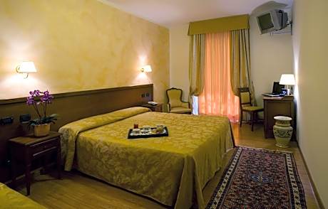 Triple Room (3 Adults)