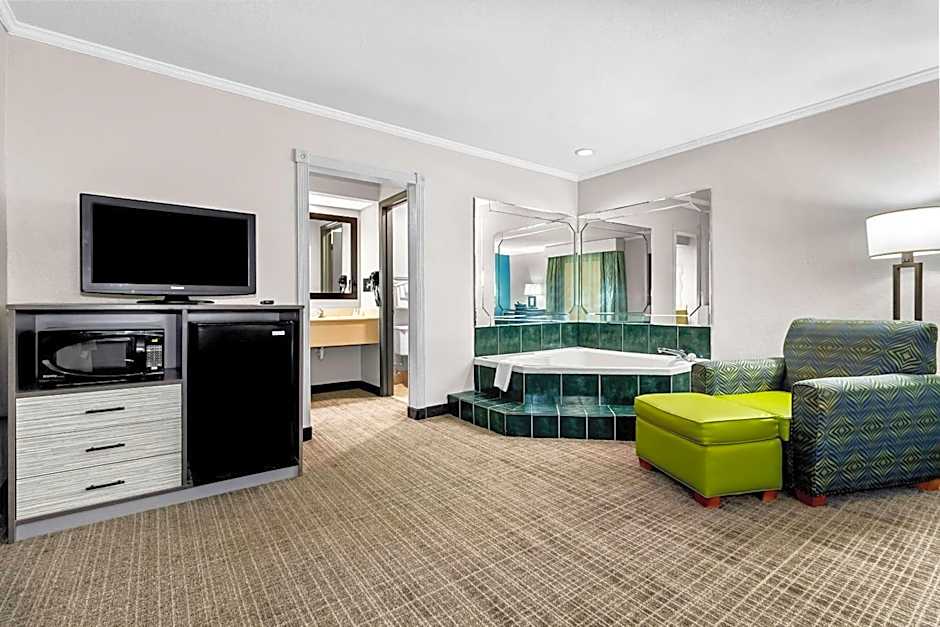 Quality Inn & Suites Florence Civic Center