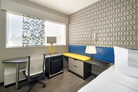 King Room with Mobility Accessible Tub