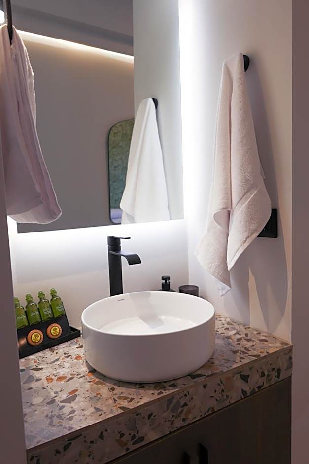 Uphill Unique Boutique Suites