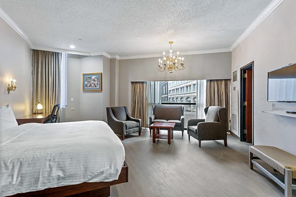 Wyndham Garden Baronne Plaza