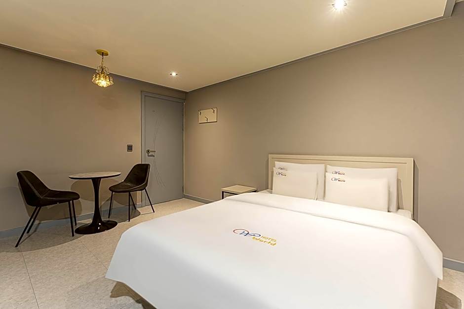 Goodstay World Hotel