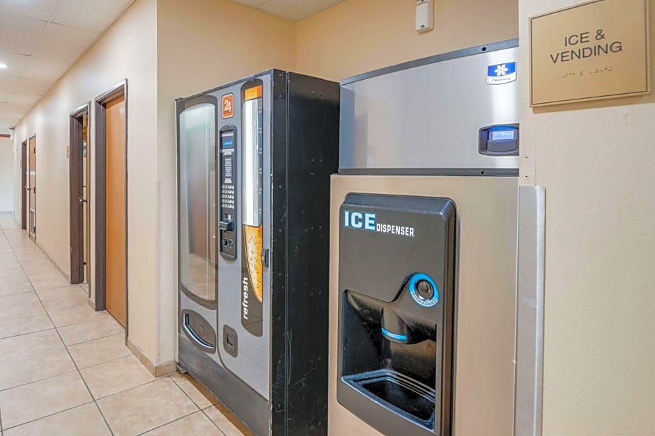 Econo Lodge Lubbock I-27