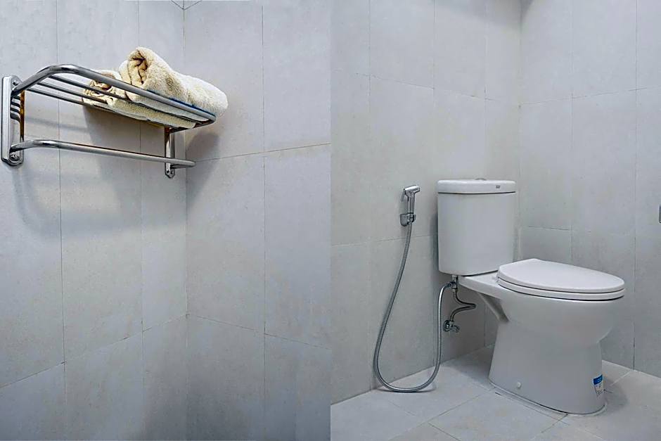 OYO 461 Hotel Madukoro Near RSI Hidayatullah